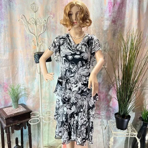 robbie bee dresses vintage 70s Red Floral Midi Dress  Rayon Boho, Size M 42.5 Measurements above are taken of the garment lying flat Vintage 80s Cotton Floral Midaxi